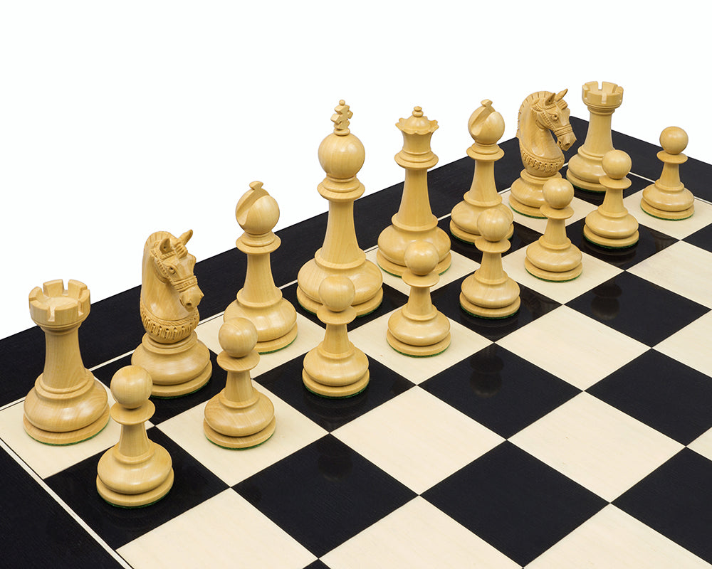 The La Valletta Redwood Chessmen 4.5 inches