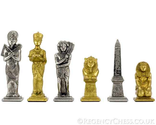 Pièces d'échecs figuratives en laiton et nickel de la série égyptienne