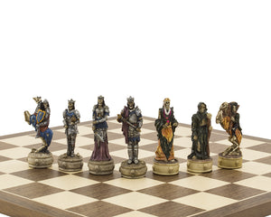 Les pièces d'échecs à thème peintes à la main des zombies par Italfama