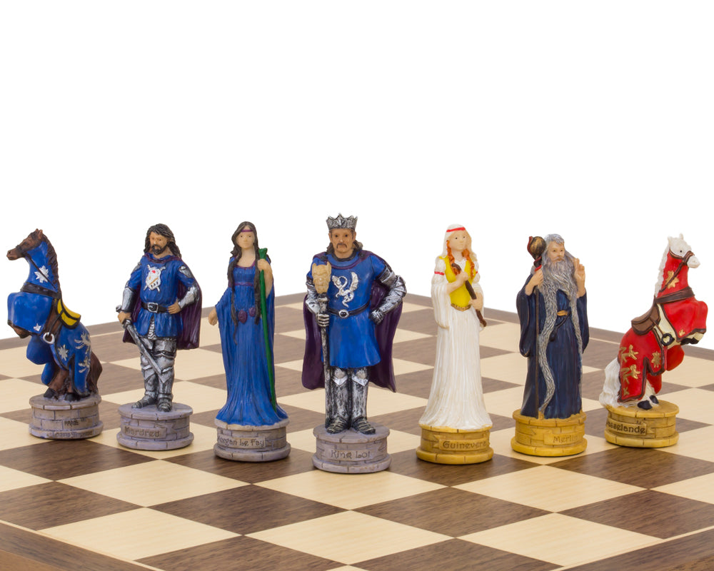 Les pièces d'échecs thématiques du roi Arthur peintes à la main par Italfama