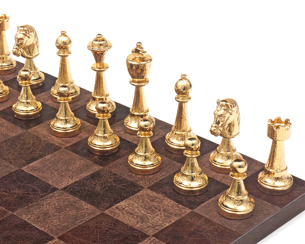 Les pièces d'échecs italiennes plaquées or et argent de Messine