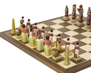 Le jeu d’échecs peint à la main des Romains contre les Égyptiens