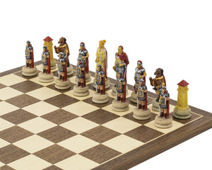 Le jeu d’échecs peint à la main des Romains contre les Égyptiens