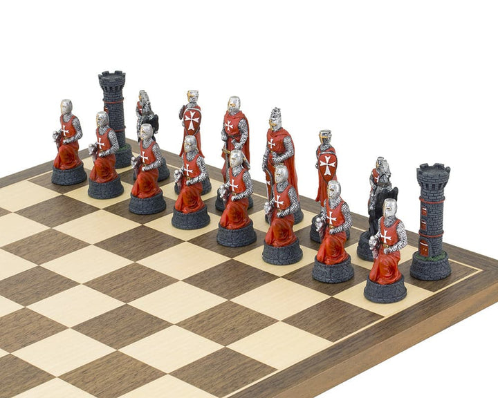 Hand-painted Crusader-themed chess pieces on wooden chessboard by Italfama.