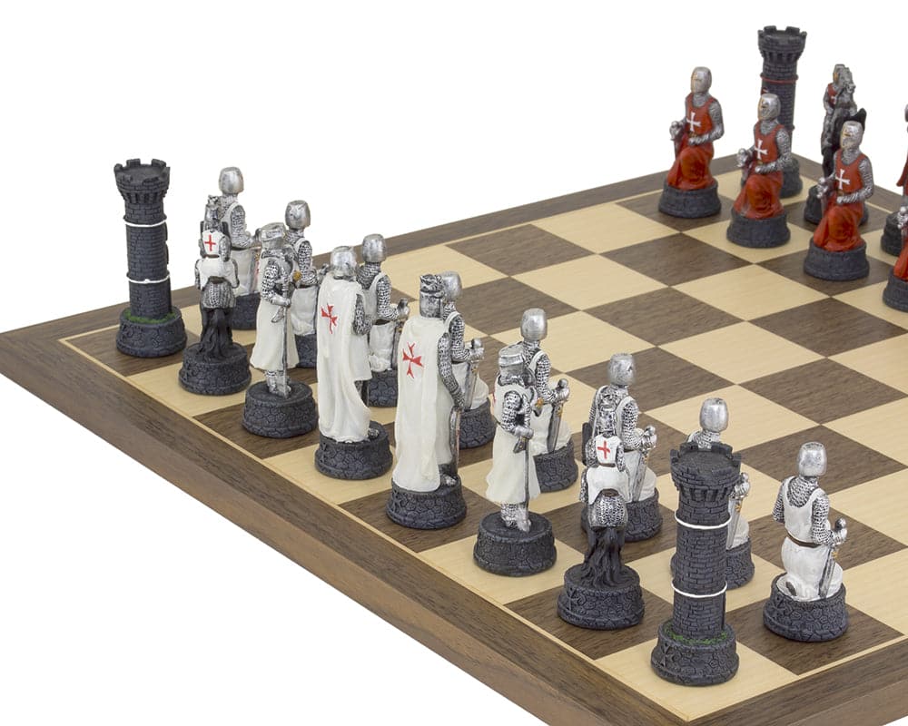 Hand-painted Crusader themed chess set with detailed pieces and board by Italfama.