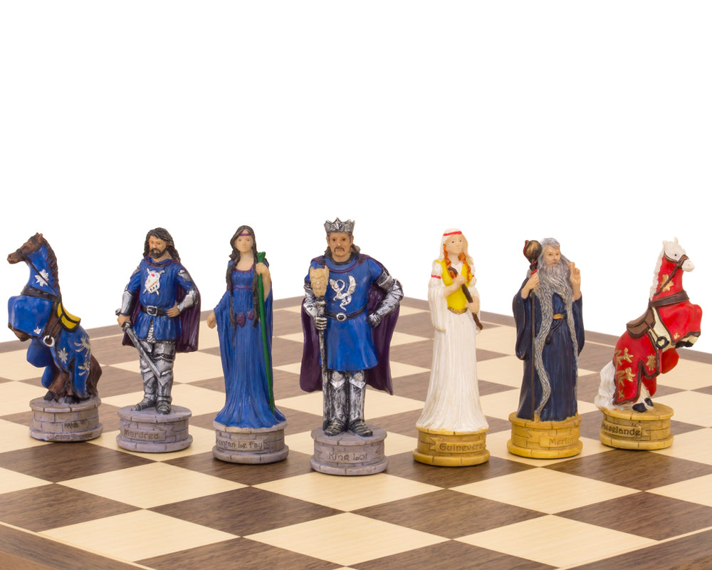 Le jeu d’échecs peint à la main du roi Arthur