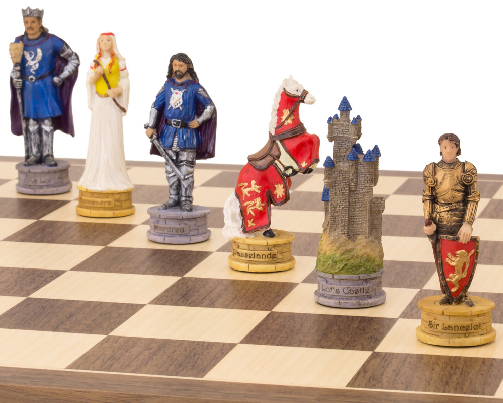 Le jeu d’échecs peint à la main du roi Arthur